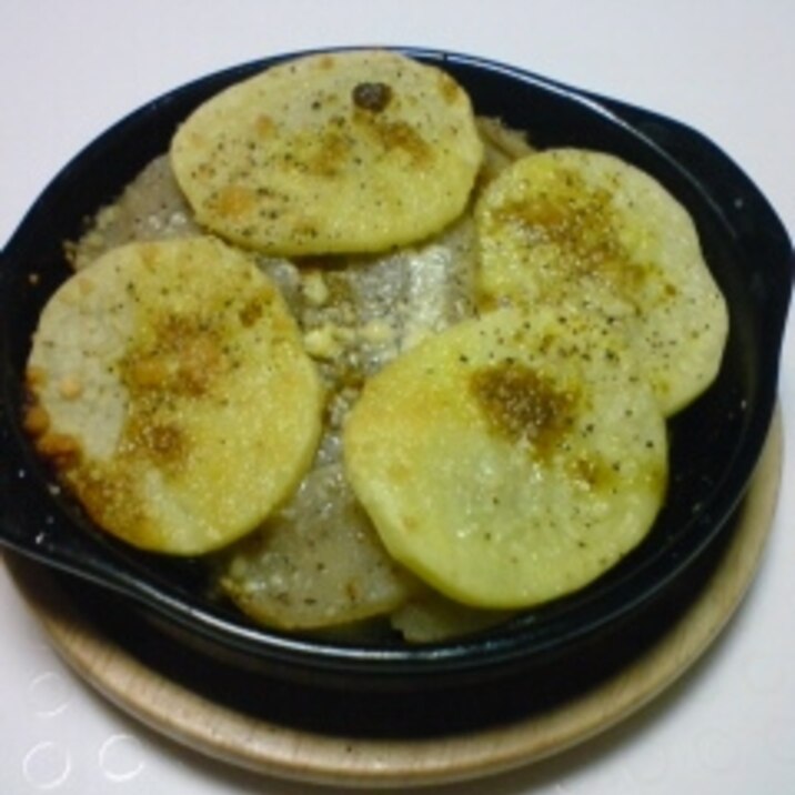 カレー風味のじゃが芋と生芋こんにゃくの重ね焼き